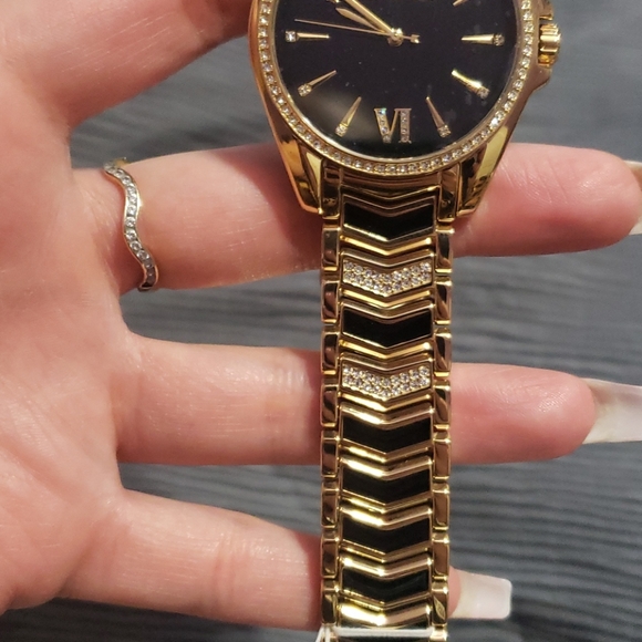 Women's Michael Kors Watch - Picture 3 of 10